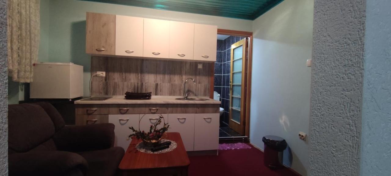 Guesthouse Prenociste Faraon Pljevlja Ngoại thất bức ảnh