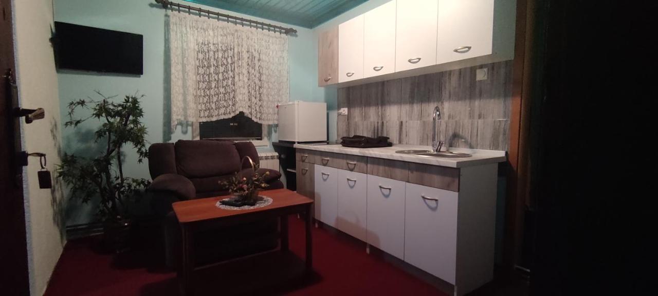 Guesthouse Prenociste Faraon Pljevlja Ngoại thất bức ảnh